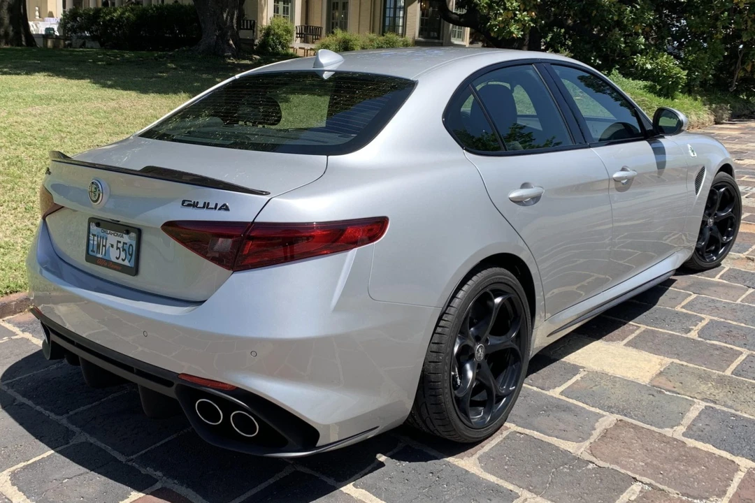 2017 Alfa Romeo Giulia Quadrifoglio - Image 9 of 31