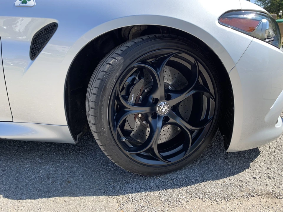 2017 Alfa Romeo Giulia Quadrifoglio - Image 26 of 31
