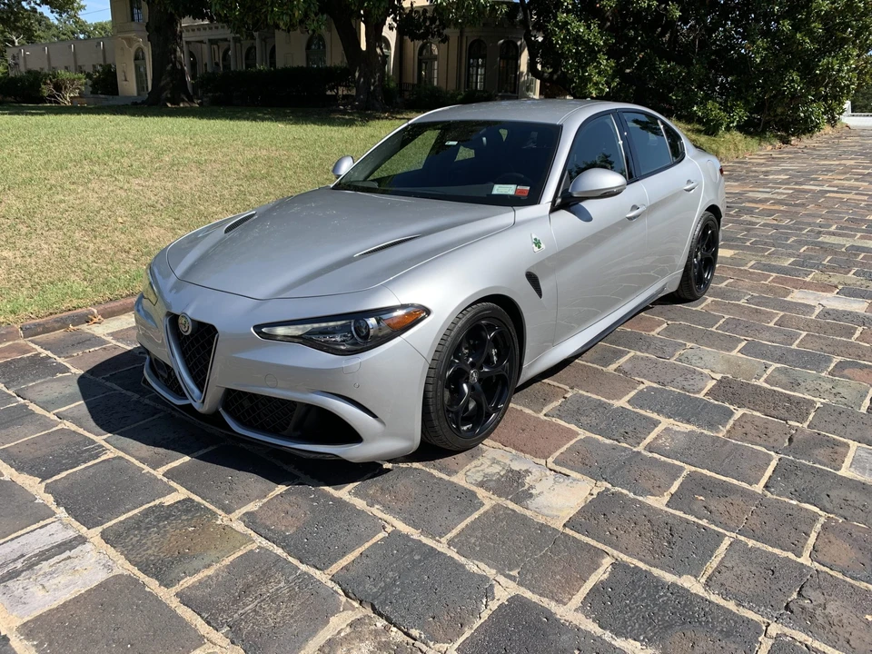 2017 Alfa Romeo Giulia Quadrifoglio - Image 2 of 31