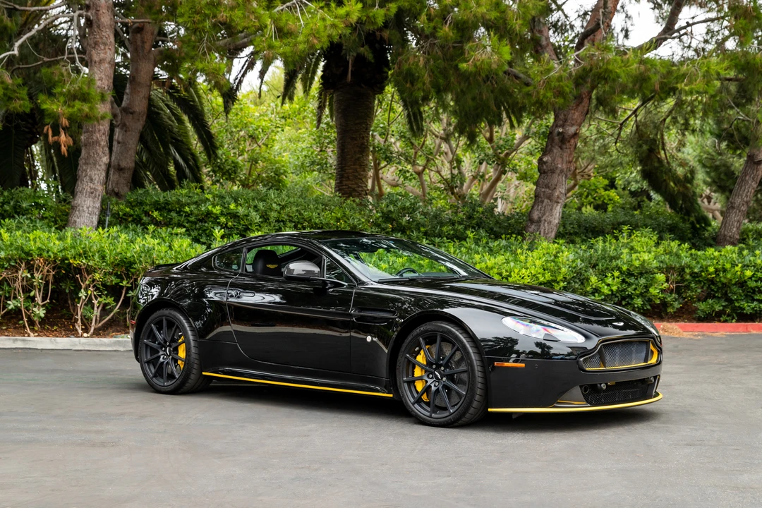 2017 Aston Martin V12 Vantage (2010-2018) - Image 8 of 31