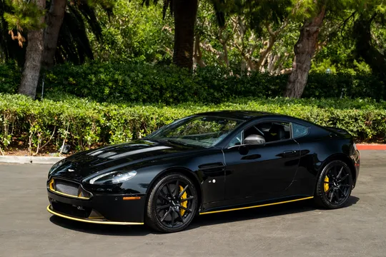 2017 Aston Martin V12 Vantage (2010-2018) - Image 4 of 31
