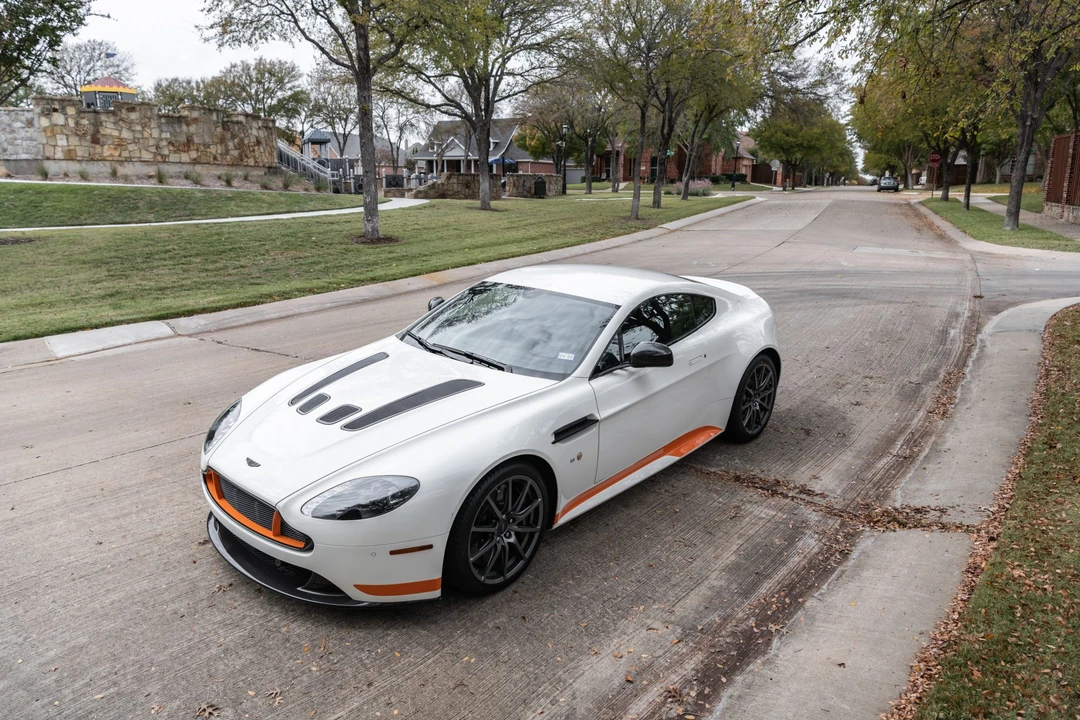 2017 Aston Martin V12 Vantage (2010-2018) - Image 3 of 31