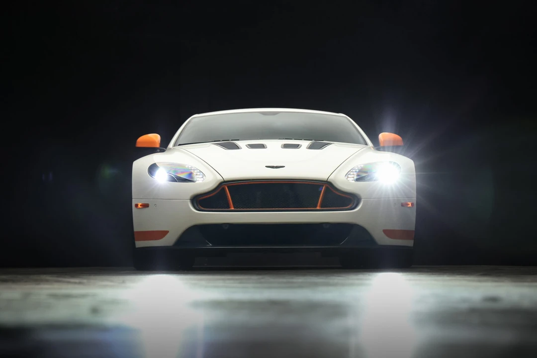 2017 Aston Martin V12 Vantage (2010-2018) - Image 8 of 31