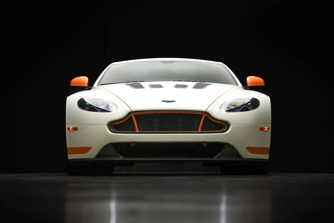 2017 Aston Martin V12 Vantage (2010-2018) - Image 7 of 31