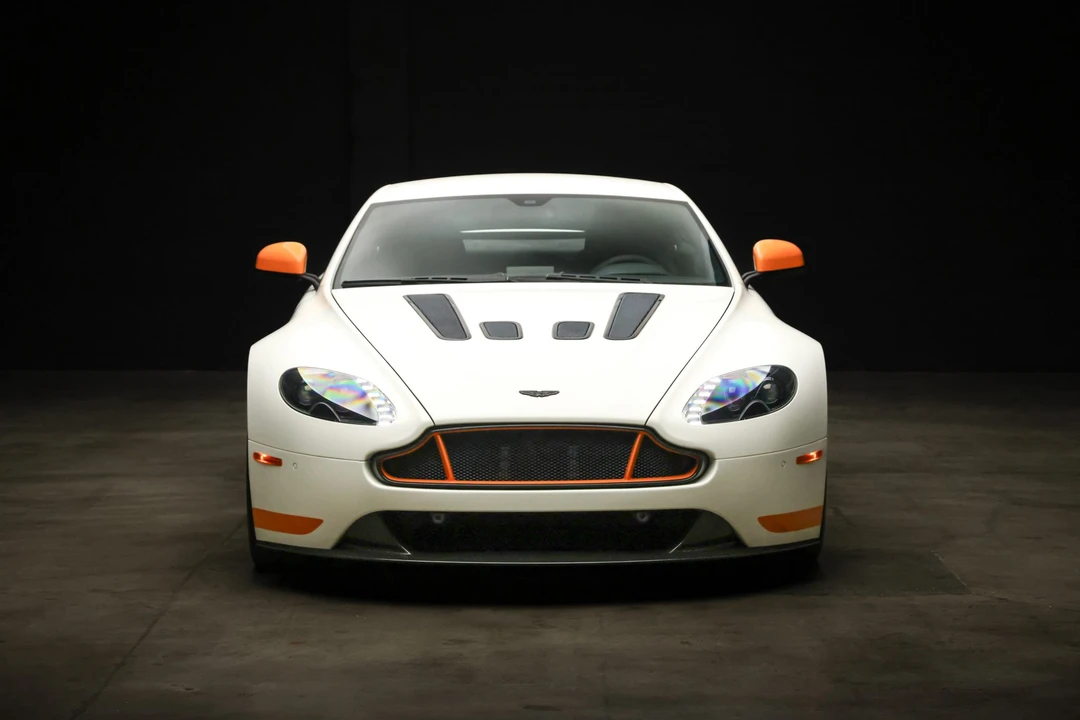 2017 Aston Martin V12 Vantage (2010-2018) - Image 6 of 31