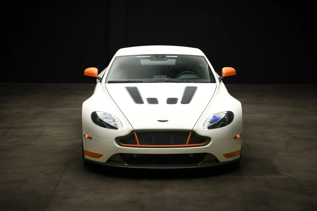 2017 Aston Martin V12 Vantage (2010-2018) - Image 5 of 31