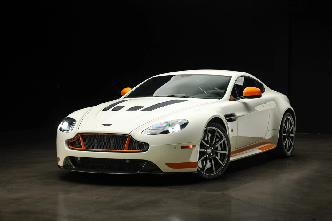 2017 Aston Martin V12 Vantage (2010-2018) - Image 3 of 31