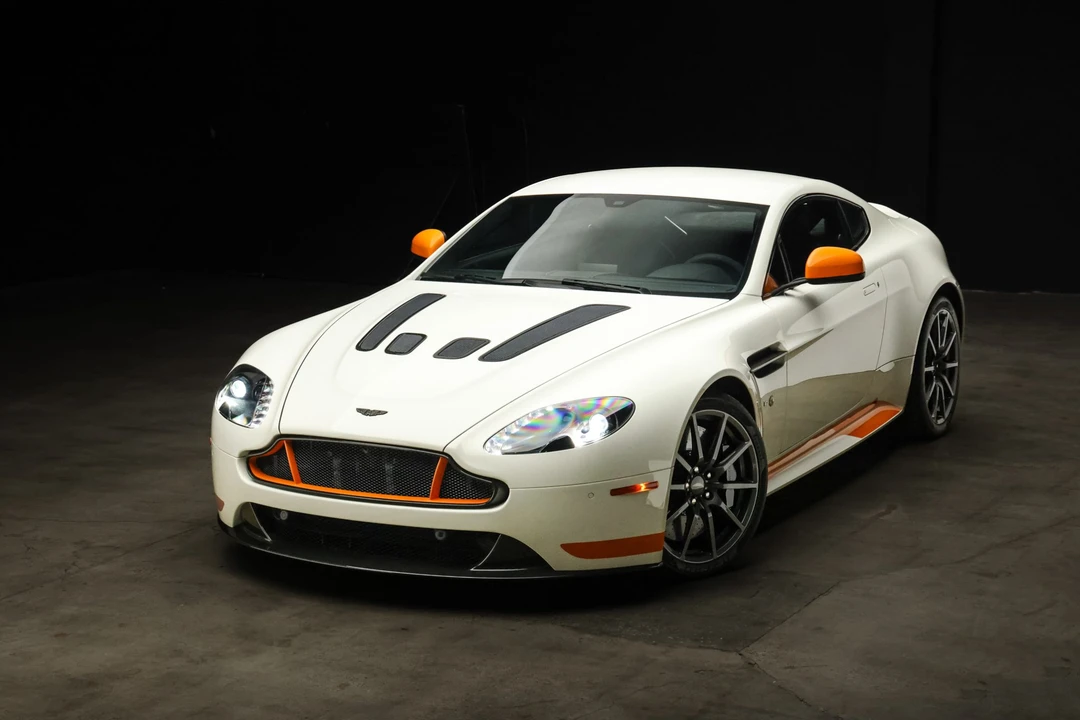 2017 Aston Martin V12 Vantage (2010-2018) - Image 4 of 31
