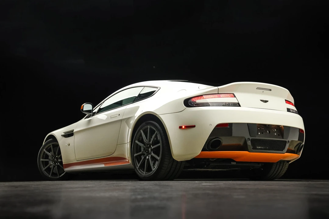 2017 Aston Martin V12 Vantage (2010-2018) - Image 22 of 31