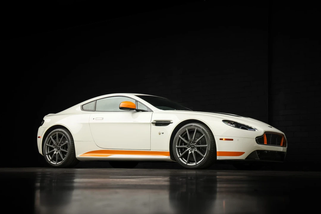 2017 Aston Martin V12 Vantage (2010-2018) - Image 12 of 31