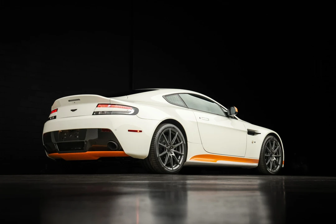 2017 Aston Martin V12 Vantage (2010-2018) - Image 18 of 31