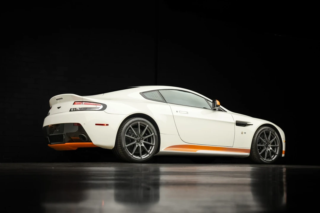 2017 Aston Martin V12 Vantage (2010-2018) - Image 17 of 31