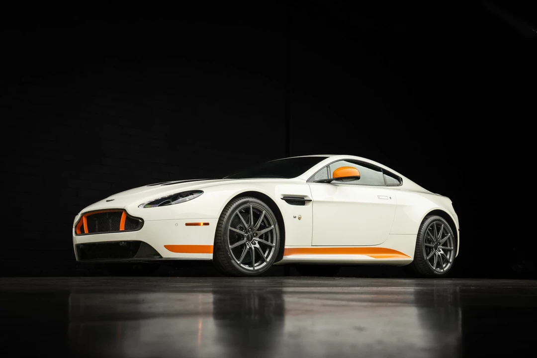 2017 Aston Martin V12 Vantage (2010-2018) - Image 30 of 31