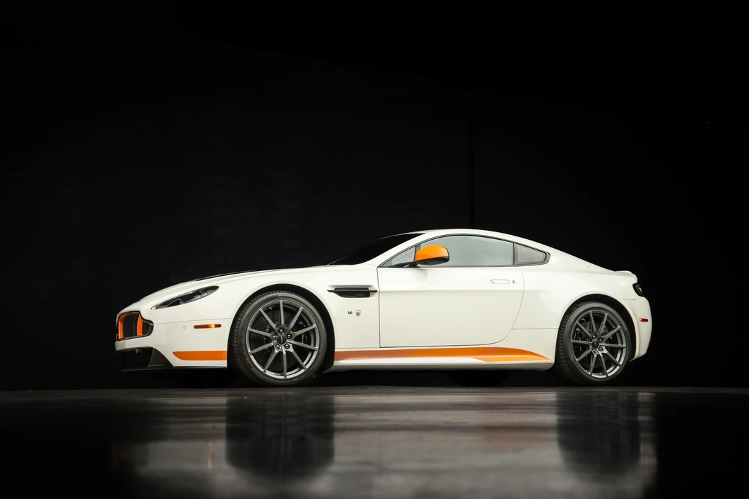 2017 Aston Martin V12 Vantage (2010-2018) - Image 29 of 31