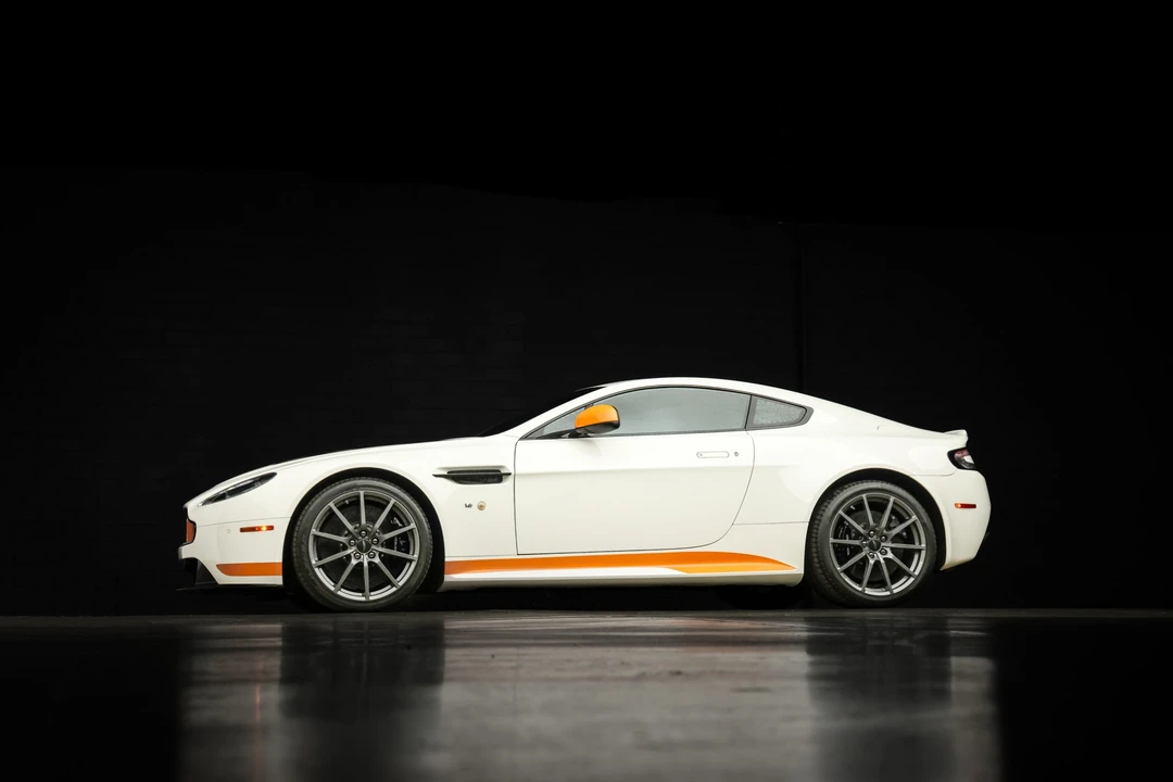 2017 Aston Martin V12 Vantage (2010-2018) - Image 28 of 31