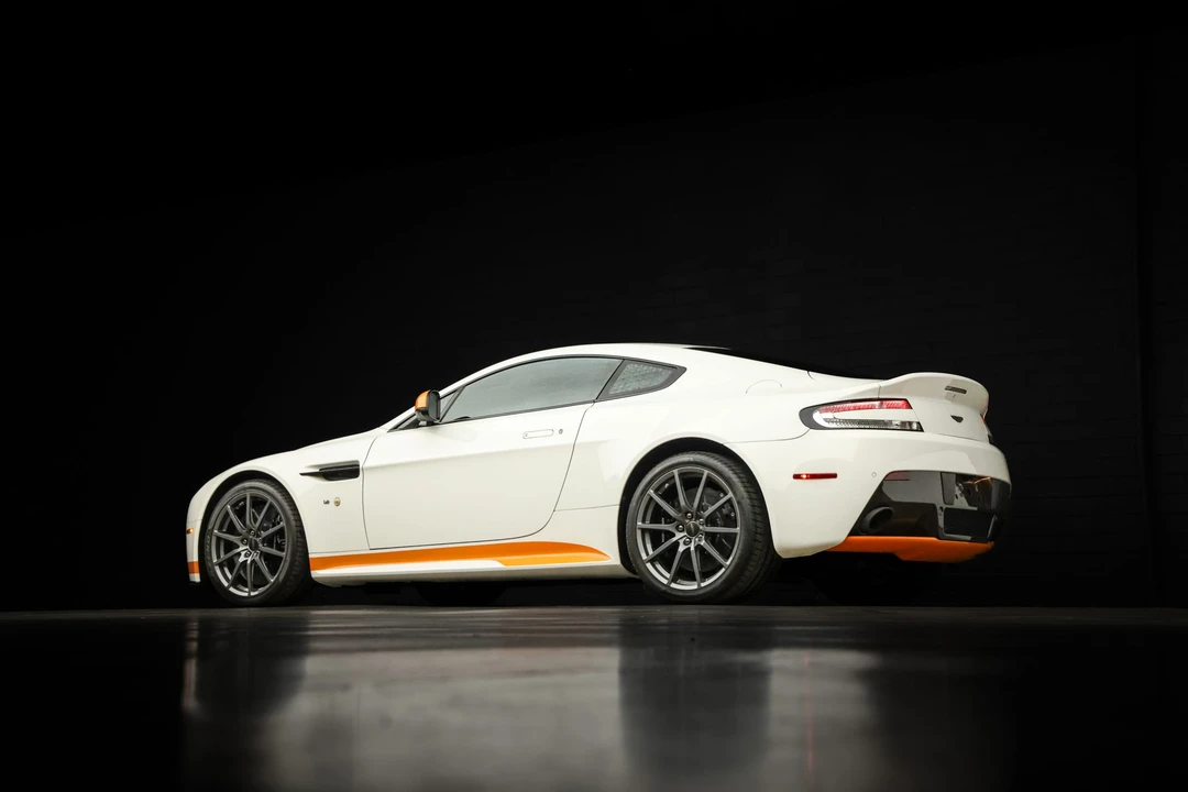 2017 Aston Martin V12 Vantage (2010-2018) - Image 24 of 31