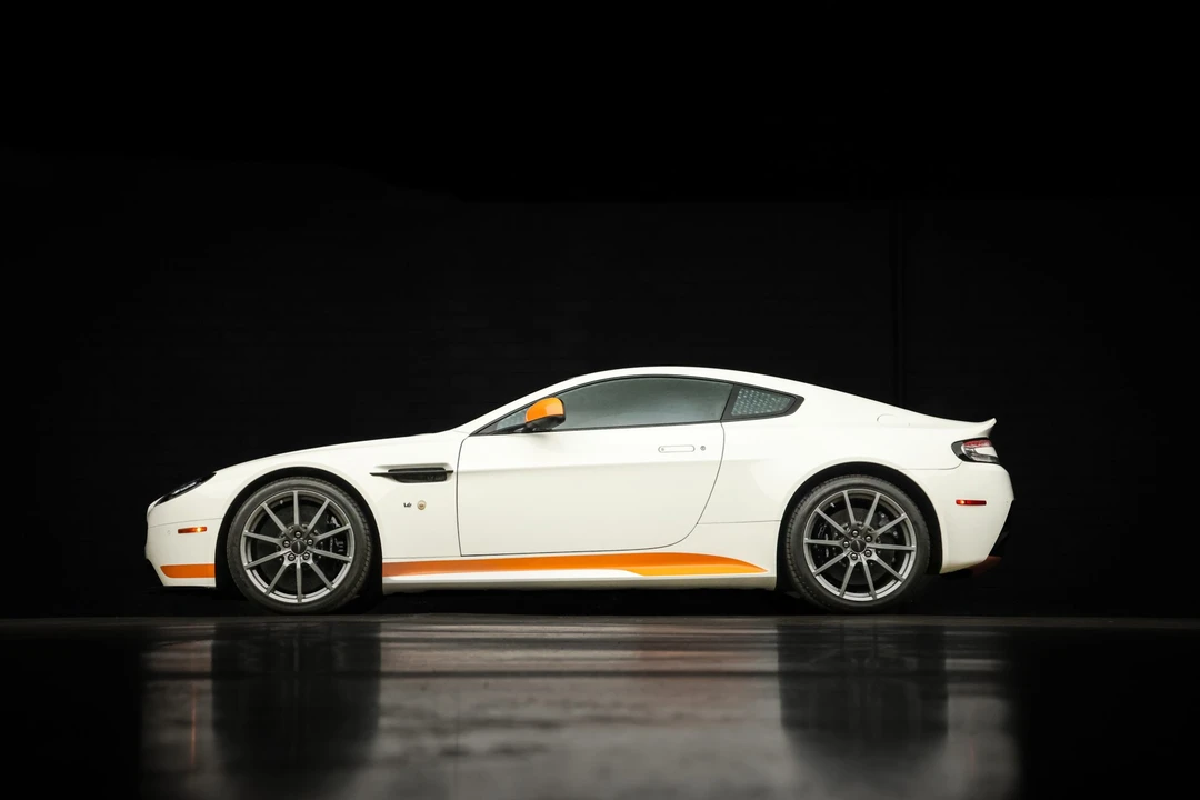 2017 Aston Martin V12 Vantage (2010-2018) - Image 26 of 31