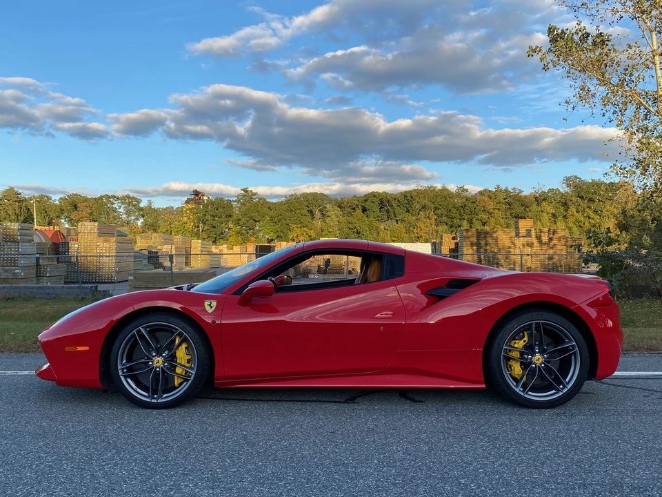 2017 Ferrari 488 Spider - Image 7 of 31
