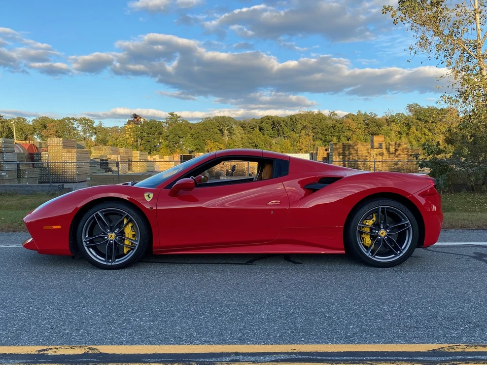 2017 Ferrari 488 Spider - Image 8 of 31