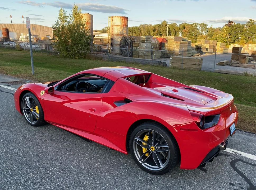2017 Ferrari 488 Spider - Image 11 of 31