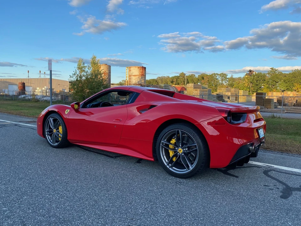 2017 Ferrari 488 Spider - Image 10 of 31