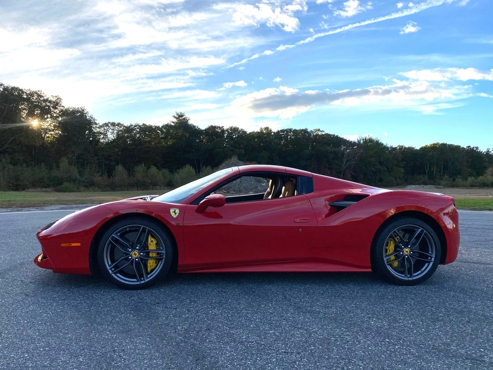 2017 Ferrari 488 Spider - Image 9 of 31