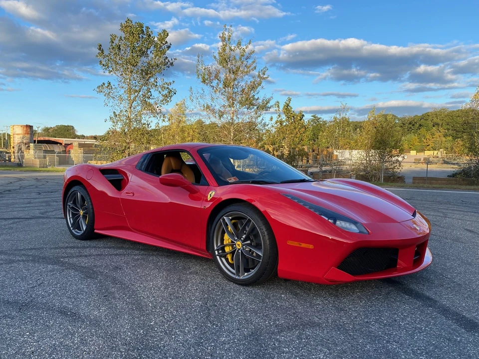 2017 Ferrari 488 Spider - Image 22 of 31