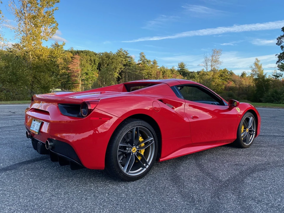 2017 Ferrari 488 Spider - Image 17 of 31