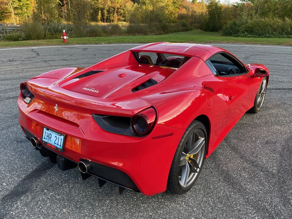 2017 Ferrari 488 Spider - Image 15 of 31