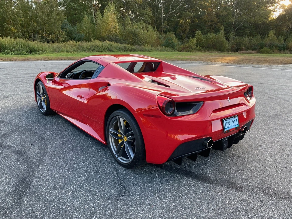 2017 Ferrari 488 Spider - Image 12 of 31