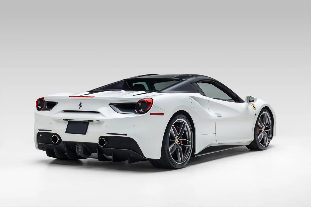 2017 Ferrari 488 Spider - Image 11 of 31