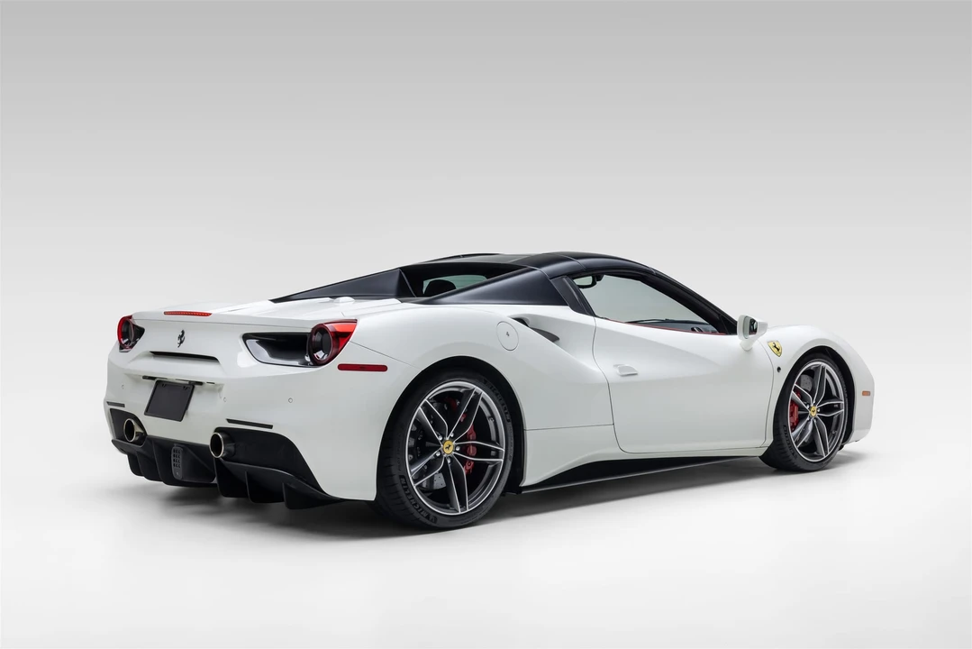 2017 Ferrari 488 Spider - Image 10 of 31
