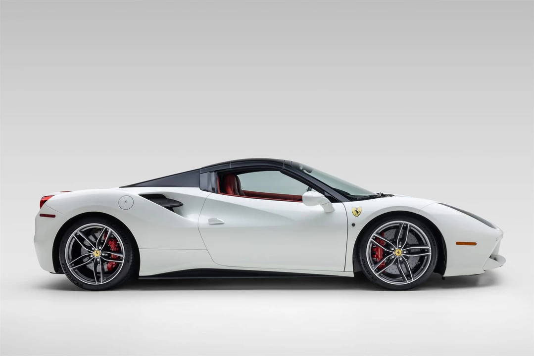 2017 Ferrari 488 Spider - Image 9 of 31
