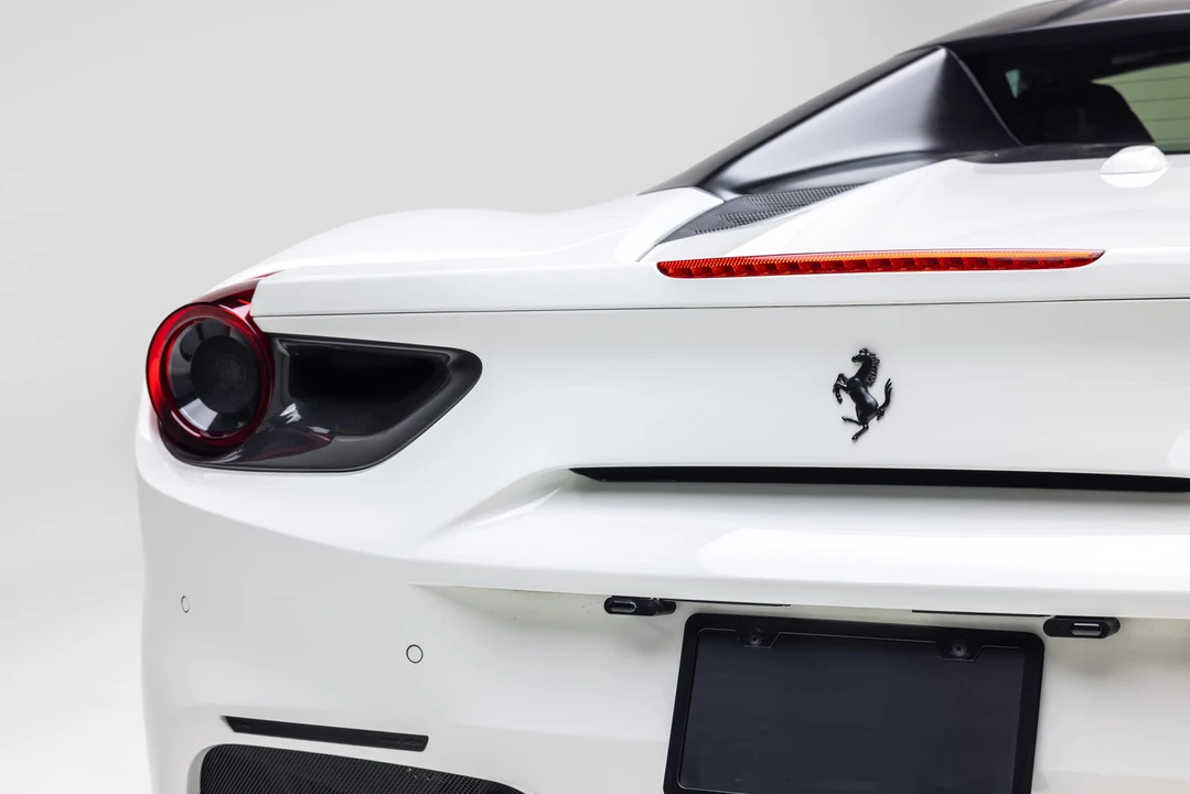 2017 Ferrari 488 Spider - Image 21 of 31