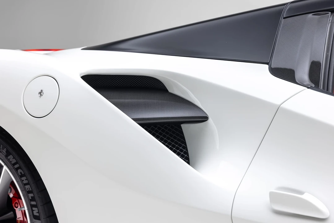 2017 Ferrari 488 Spider - Image 29 of 31