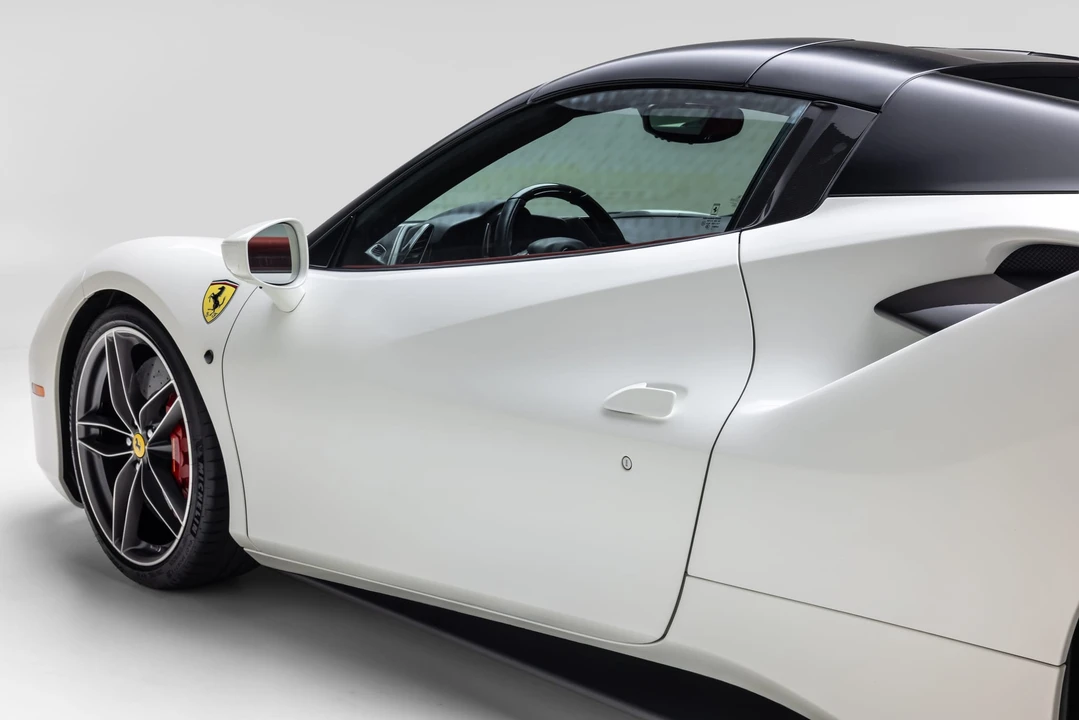 2017 Ferrari 488 Spider - Image 19 of 31