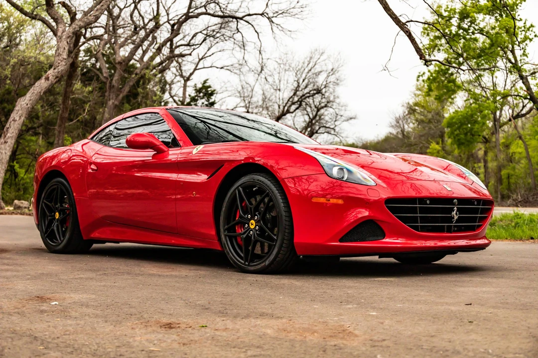 2017 Ferrari California T - Image 7 of 31