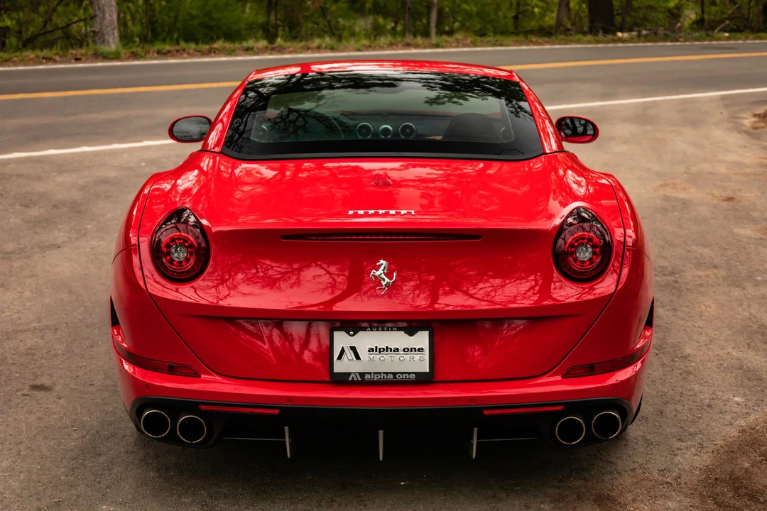 2017 Ferrari California T - Image 4 of 31