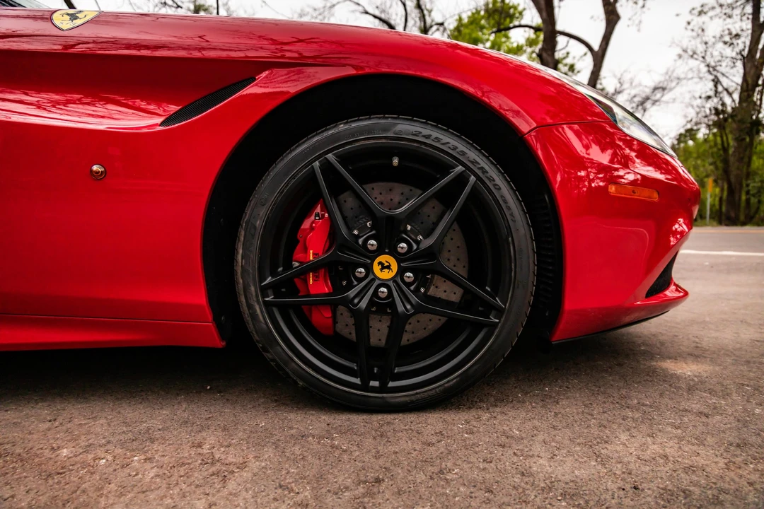 2017 Ferrari California T - Image 26 of 31