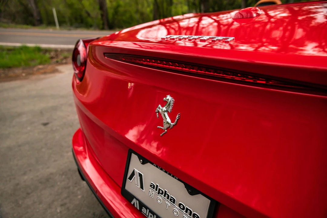 2017 Ferrari California T - Image 24 of 31