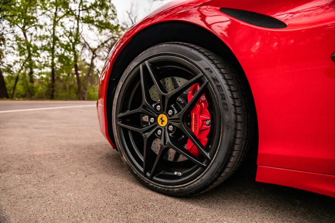 2017 Ferrari California T - Image 18 of 31