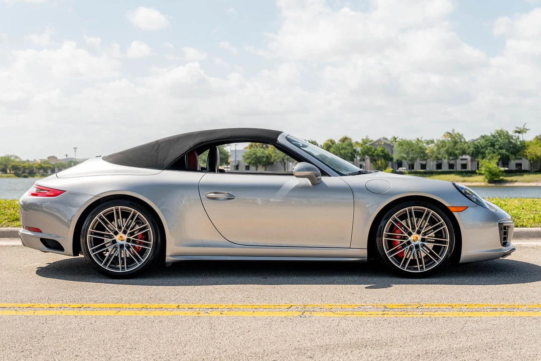 2017 Porsche 991 Carrera 4S - Image 18 of 31