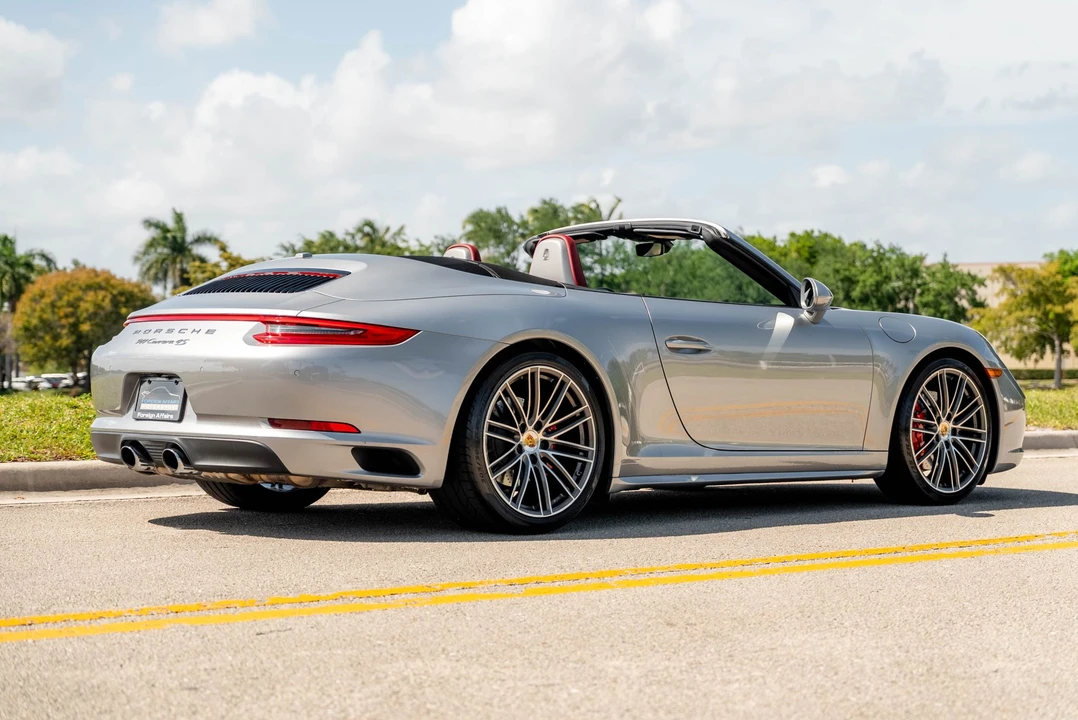 2017 Porsche 991 Carrera 4S - Image 9 of 31