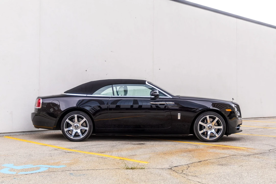 2017 Rolls-Royce Dawn - Image 25 of 31
