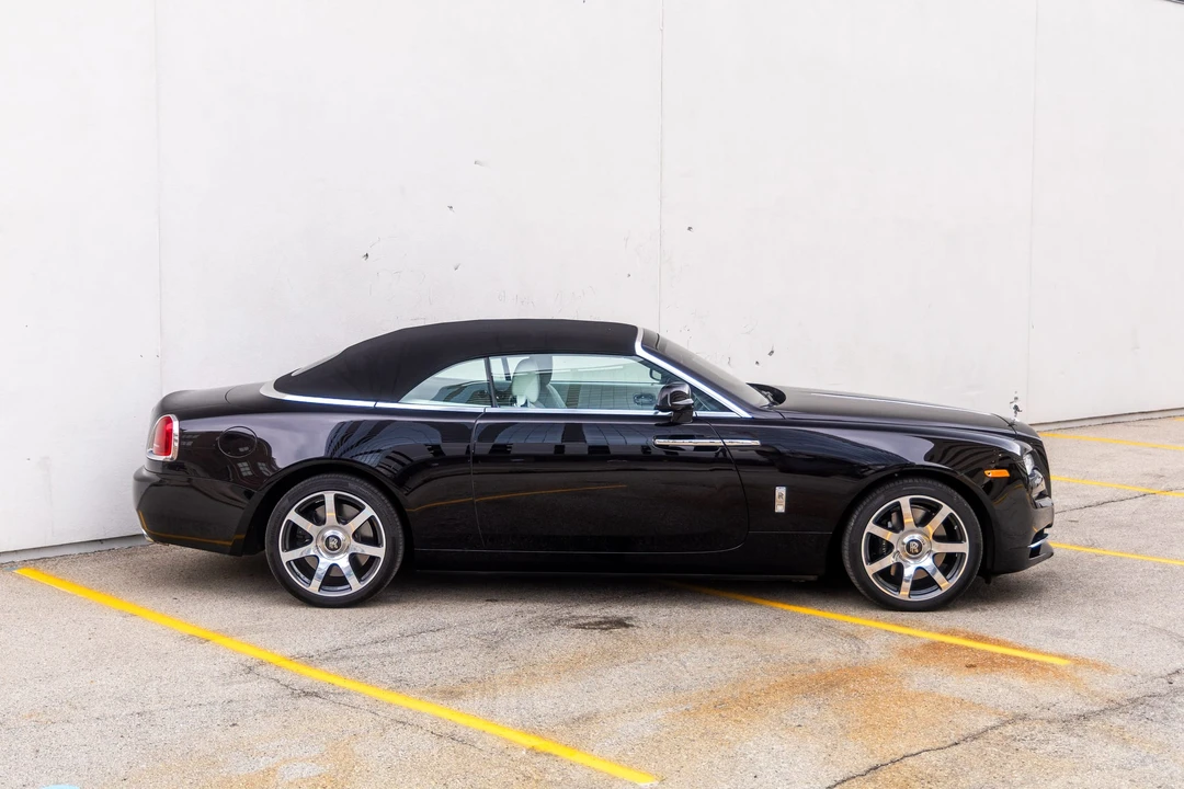2017 Rolls-Royce Dawn - Image 24 of 31