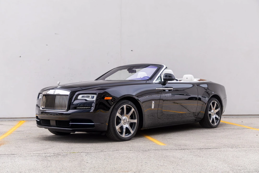 2017 Rolls-Royce Dawn - Image 2 of 31