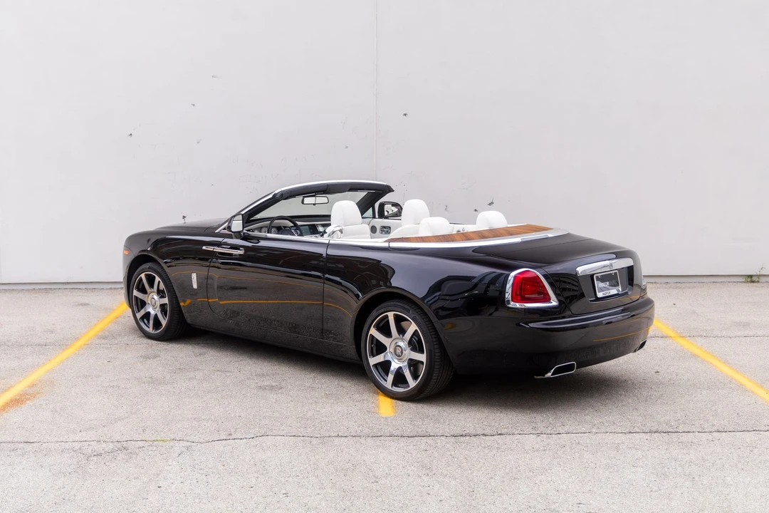 2017 Rolls-Royce Dawn - Image 8 of 31