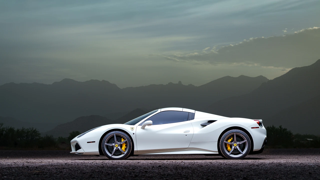 2018 Ferrari 488 Spider - Image 14 of 31