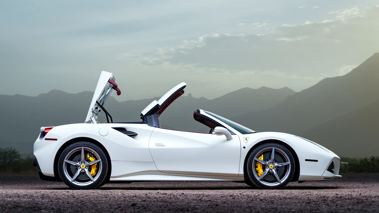 2018 Ferrari 488 Spider - Image 16 of 31