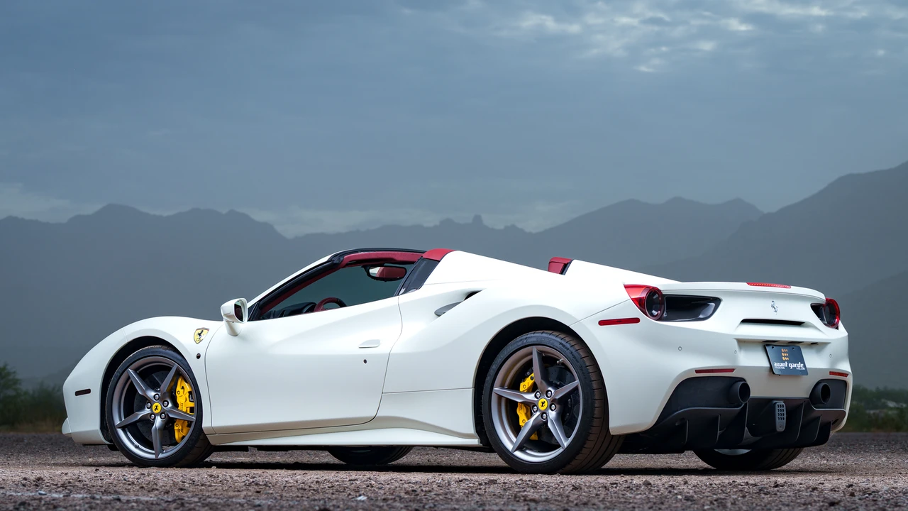 2018 Ferrari 488 Spider - Image 30 of 31
